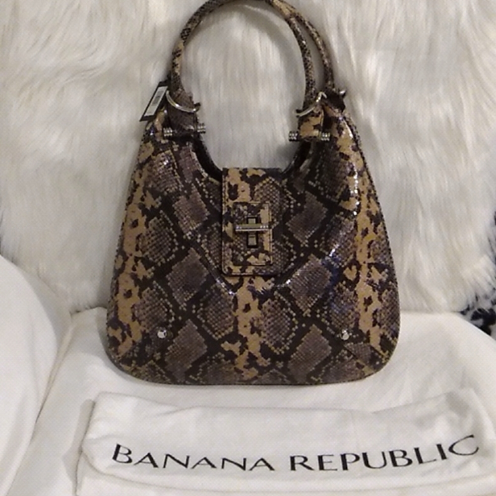 FLASH SALE! NWT Authentic Banana Republic Snakeskin Shoulder Bag